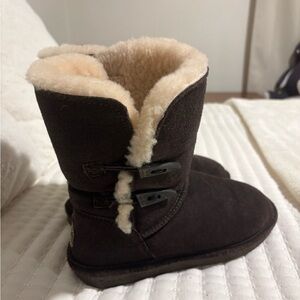 women’s size 7 bearpaw